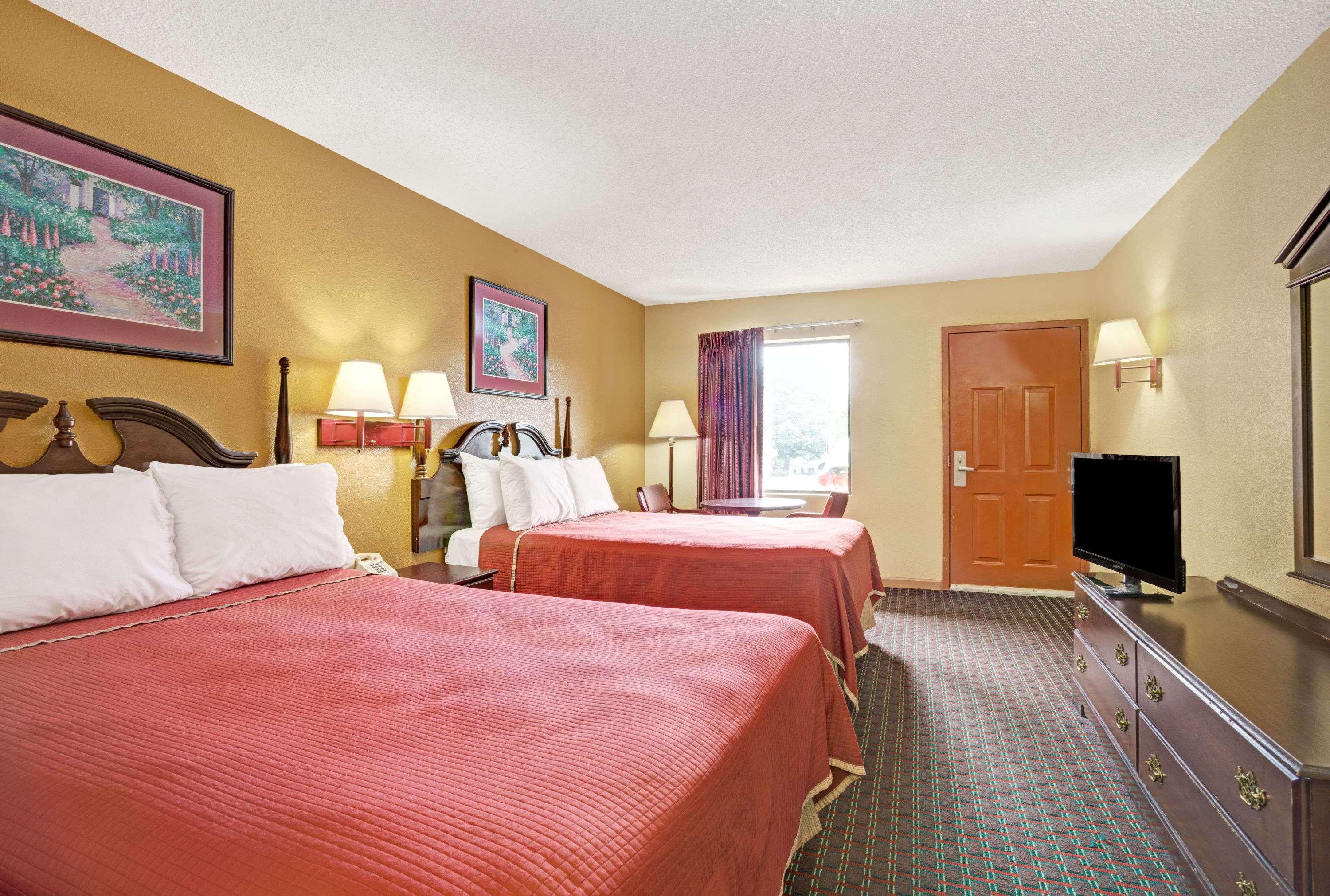 Travelodge By Wyndham Forest Park Atlanta South Exterior foto